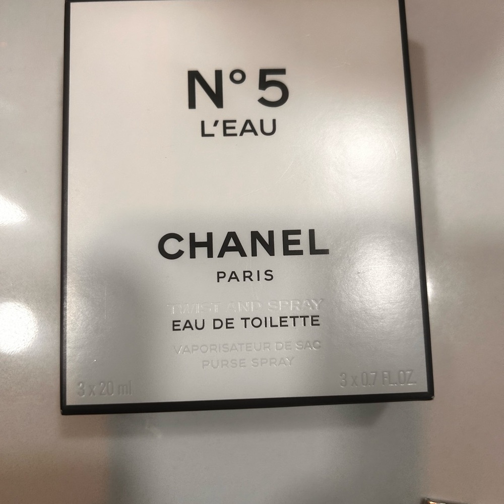 CHANEL N°5 L'Eau Purse Spray Set
